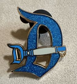 70th Anniversary Mystery Pin Gold Back Glitter D With Key To Disneyland