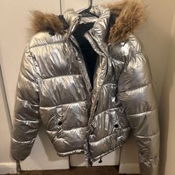 Women jacket silver bubble coat with fur on hood size xs barely worn great condition