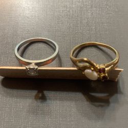 2- Rings For Price Of 1