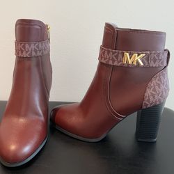 Michael Kors Ankle Boot - Size: 6