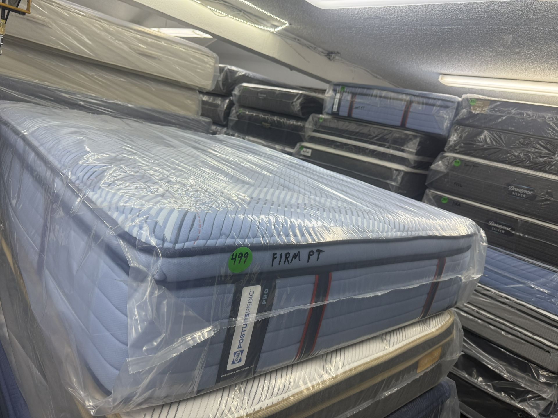 FULL SIZE SEALY POSTUREPEDIC PRO (FIRM) PILLOW TOP MATTRESS & BOX SPRING BED SET