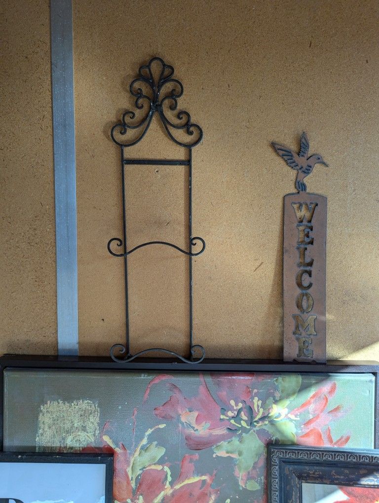 Wrought Iron Plate Hanger