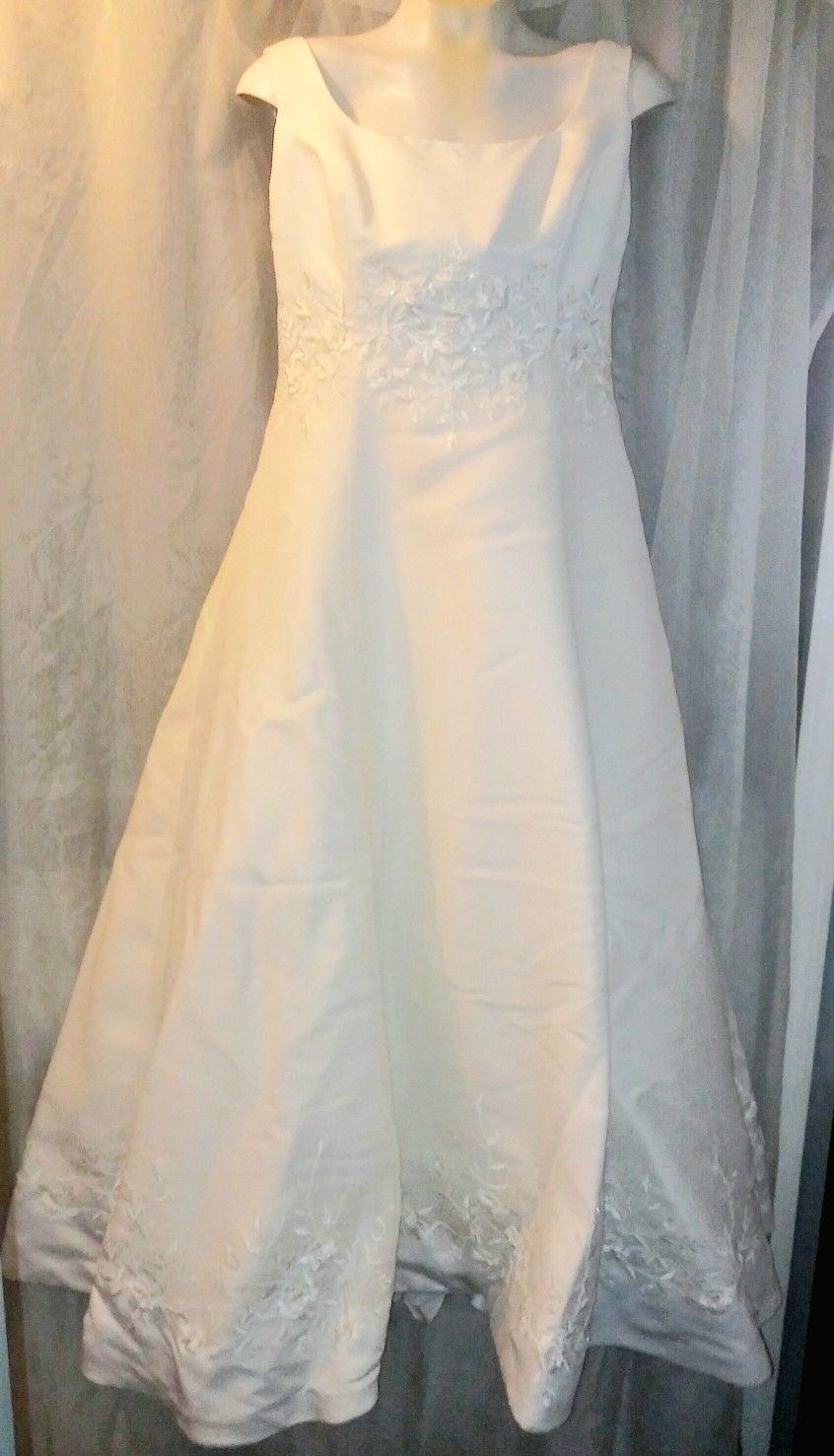 Ilissa by Demetrios Wedding Dress sz 16