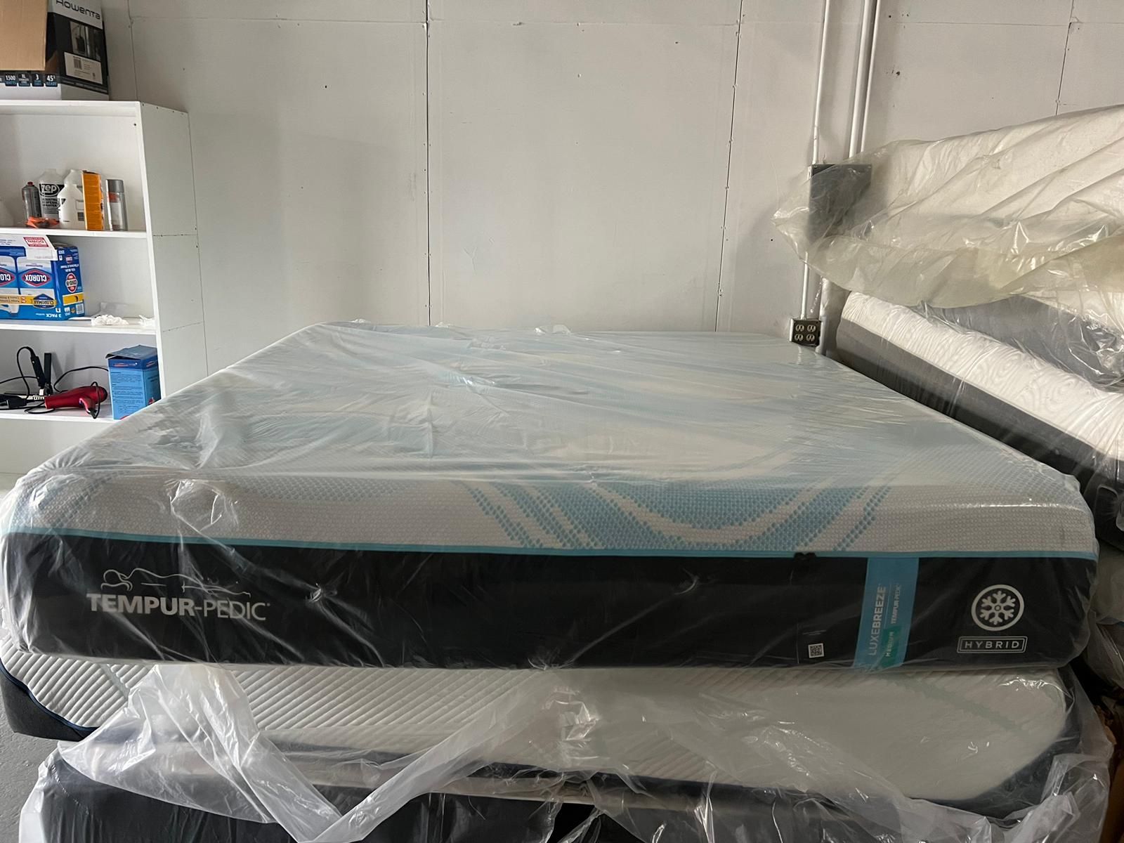 Store Liquidation💸 King Mattress Tempurpedic LuxeBreeze Medium Hybrid 2.0