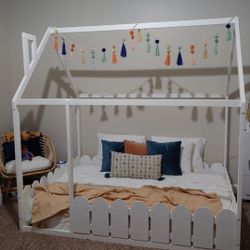 Full Size House Bed/kid Bed