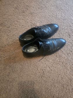 COLE HAAN   size 12