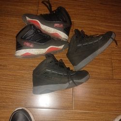 Dos Pares De Tennis Fila Por 10 Dolares