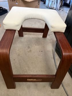 FeetUp Trainer wooden yoga stool