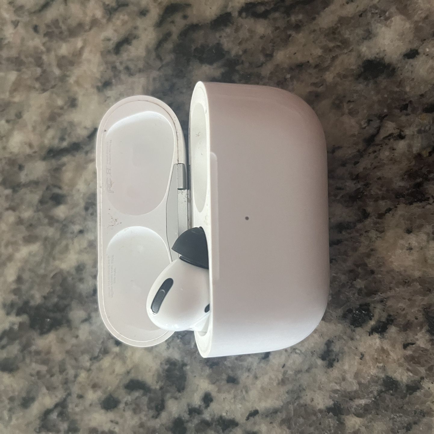 Airpod Pros ( left side only )