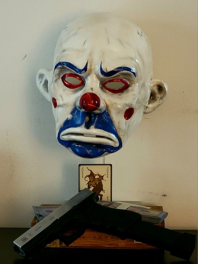 The dark knight Joker Bank robbery clown "Bozo" mask and Glock 18 dummy replica set