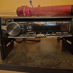 Jvc a cd player with all the acceleries.