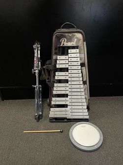 Pearl 32 Key Xylophone W/ Stand, Drum Pad & Rolling Case