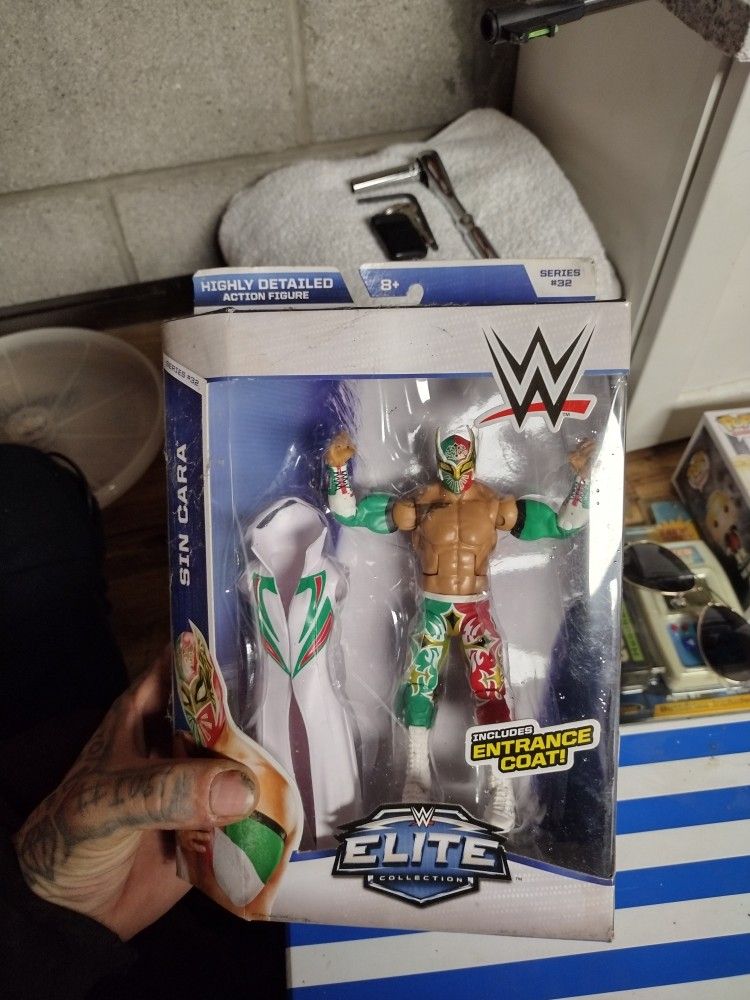 WWE Elite Sin Cara Series 32