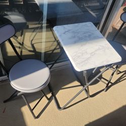 Coffee Table With 2 Seats