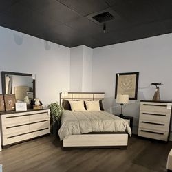 Queen Bed, Dresser, Mirror And Nightstand 