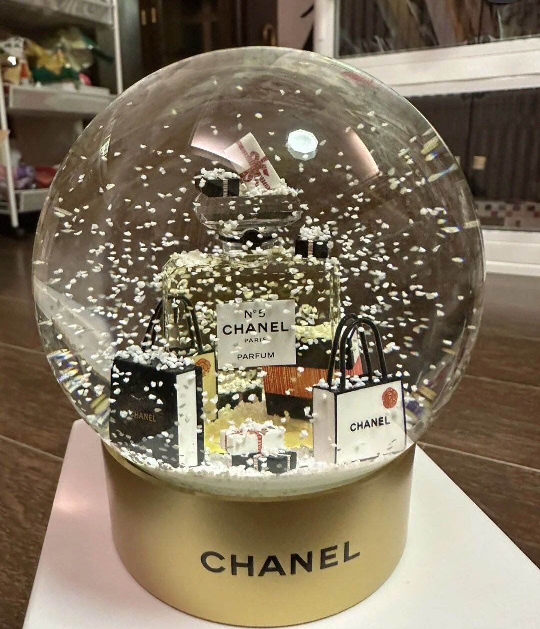 Snow Global Ball