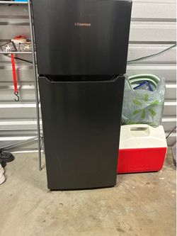 Hisense 4.4-cu ft Mini Fridge with Freezer