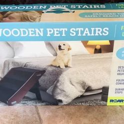 ANIMAL PLANET WOODEN PET STAIRS 