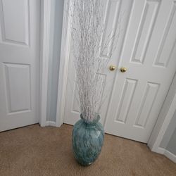 FLOWER VASE.   FLORERO 