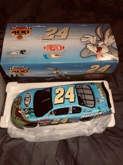 Jeff Gordon #24 Looney Tunes DuPont 1:24 Scale Stock Car Collectible Motorsports Monte Carlo 400 Rematch