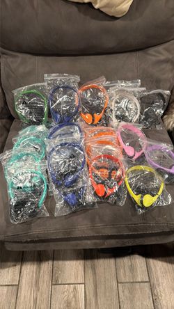 Different color headphones
