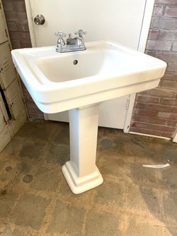 Pedestal sink