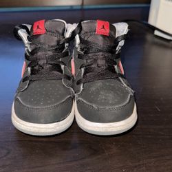Jordan 1 Mid 