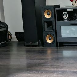 Full Set Of Klipsch Speakers 