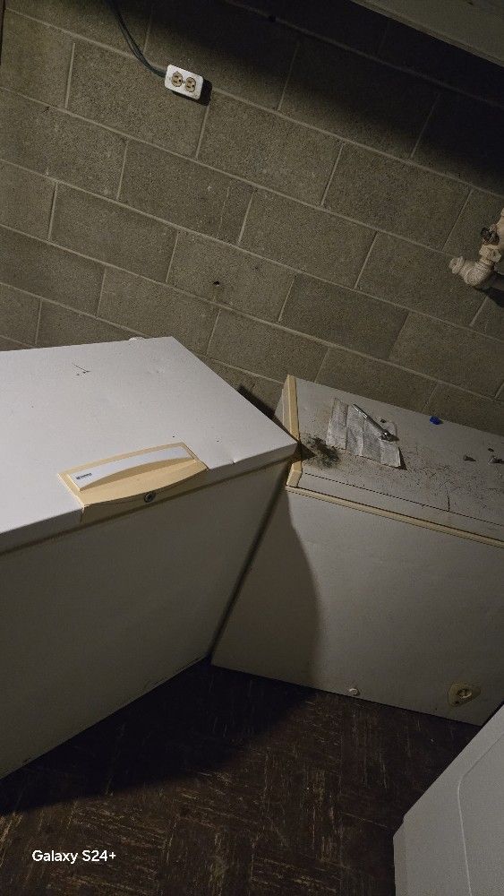 Deep FREEZERS