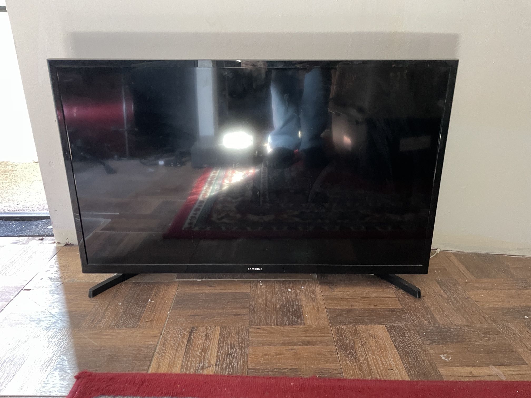 32” Samsung HD TV