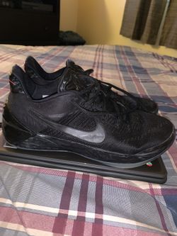 Triple black basketball outlet shoes