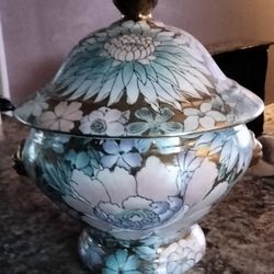 Large Porcelain Soup Turein / Server