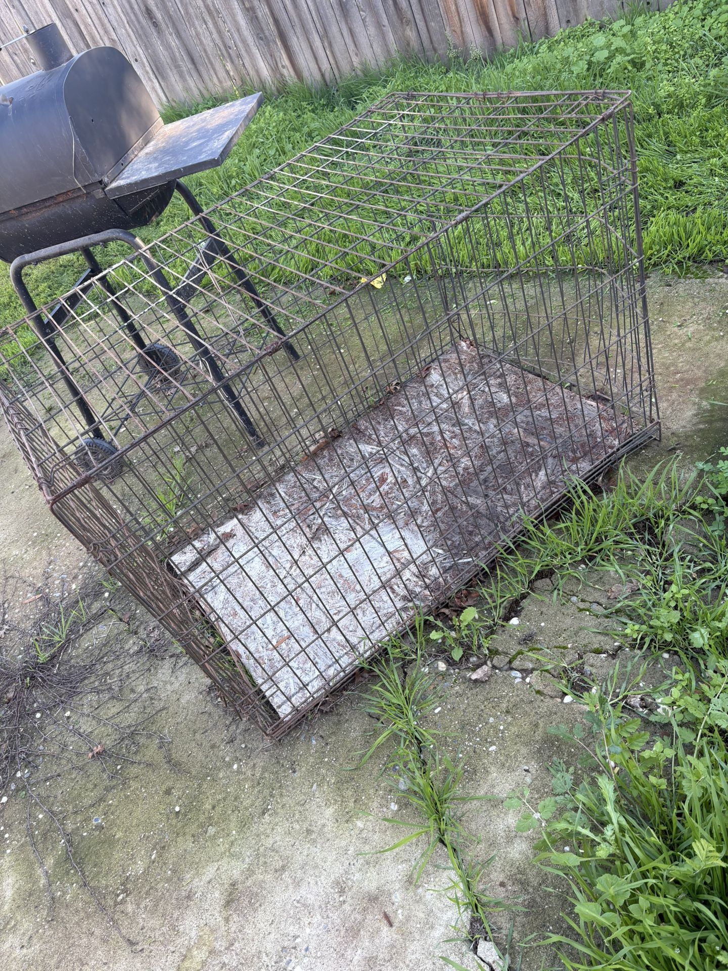 Crate/cage