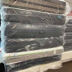 MATTRESS. SALE. BRAND NEW 🆕 TWIN SIZE $109. FULL SIZE $175. QUEEN SIZE $198. KING SIZE $345 LOCATION 303 POCASSET AVE PROVIDENCE RI OPEN 7 DAY 