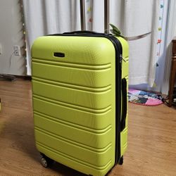 NEW Rockland 28", 24" Luggage .
