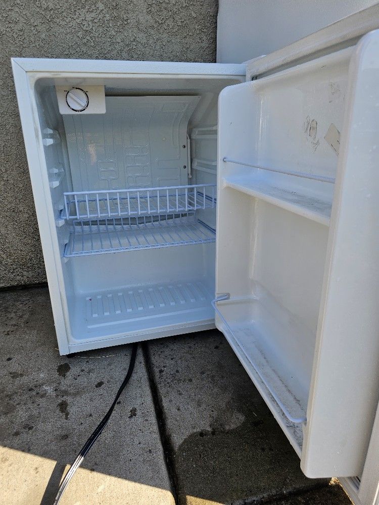 ABSCOLD Mini Fridge
