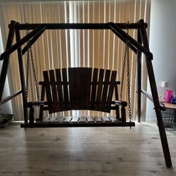 Beautiful Wood Swinger Chair 