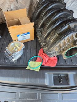 Intake and throttle sierra silverado tahoe