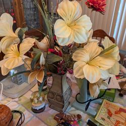 Artificial Flowers  And Vase 