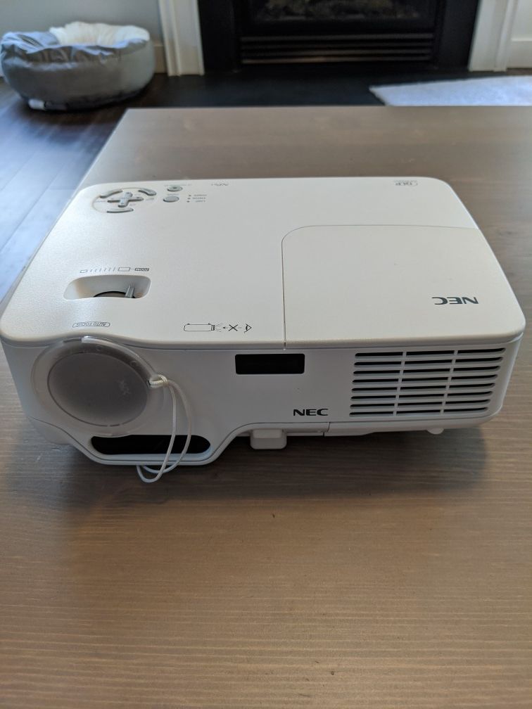 NEC NP61 Projector with remote and case
