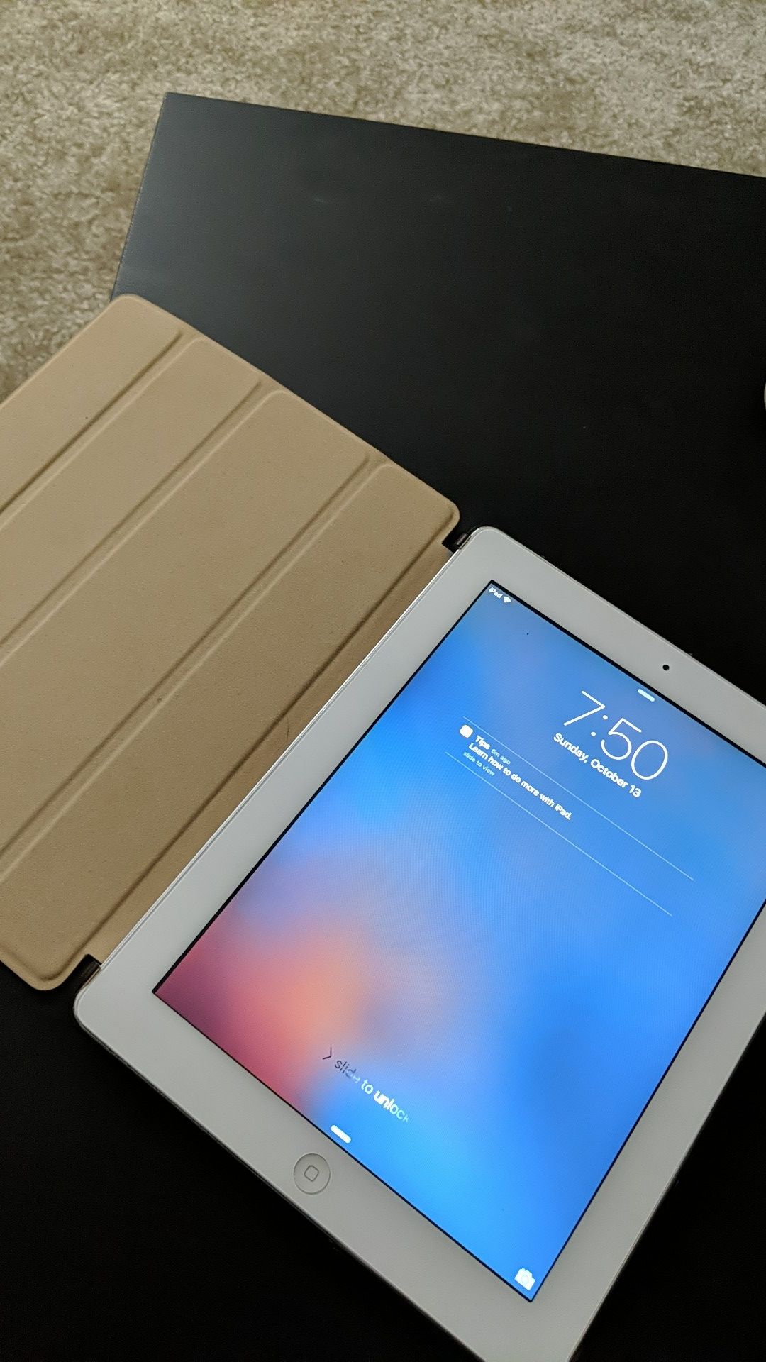 iPad 2 - Wifi Color, White Capacity: 32Gb (27.7 GB Available)