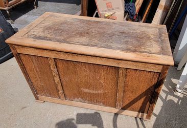 Project wooden storage trunk