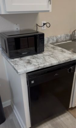 Black Countertop Microwave