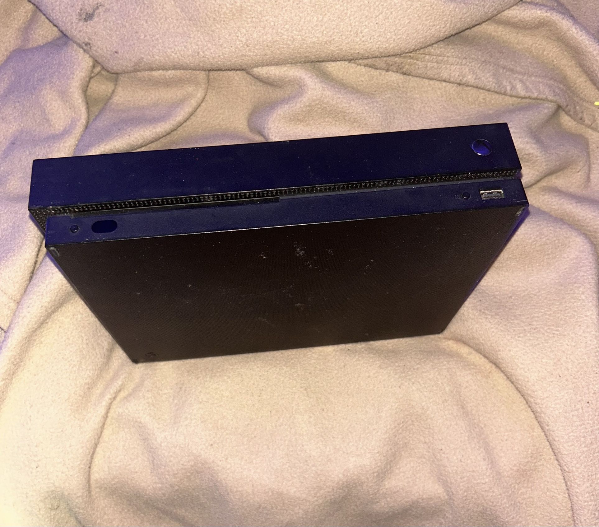 Xbox One X (For parts Or Fix)