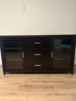 Sideboard/ cabinet/ hutch/ buffet