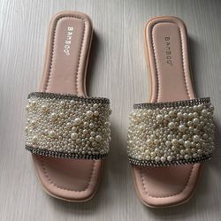 Beautiful Pearl/Diamond Slides - Cream | Size 8