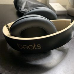 Beats Studio 3 City Edition (Lightly used) 