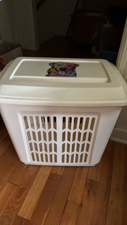 Laundry hamper
