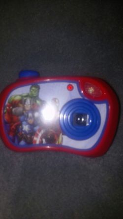 Fake digital camera shows pictures of spiderman hulk etc batteries included