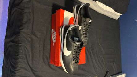 Nike Cortez Black & White 10/5